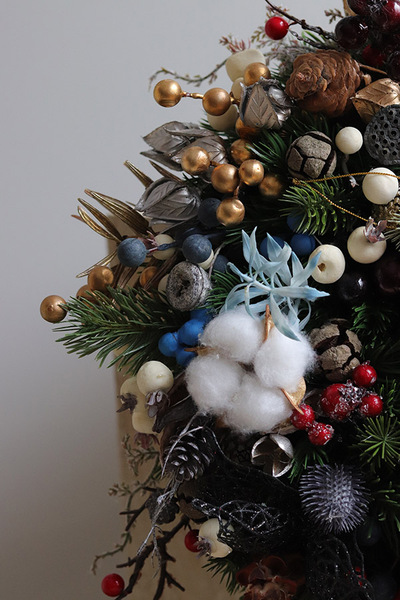 Winteriada, zimowy wianek na drzwi z owocami