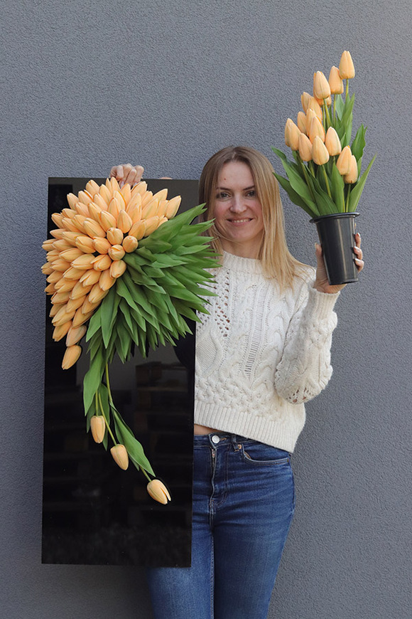 Tulippo New Design Morelle, bukiet nagrobny we wkładzie