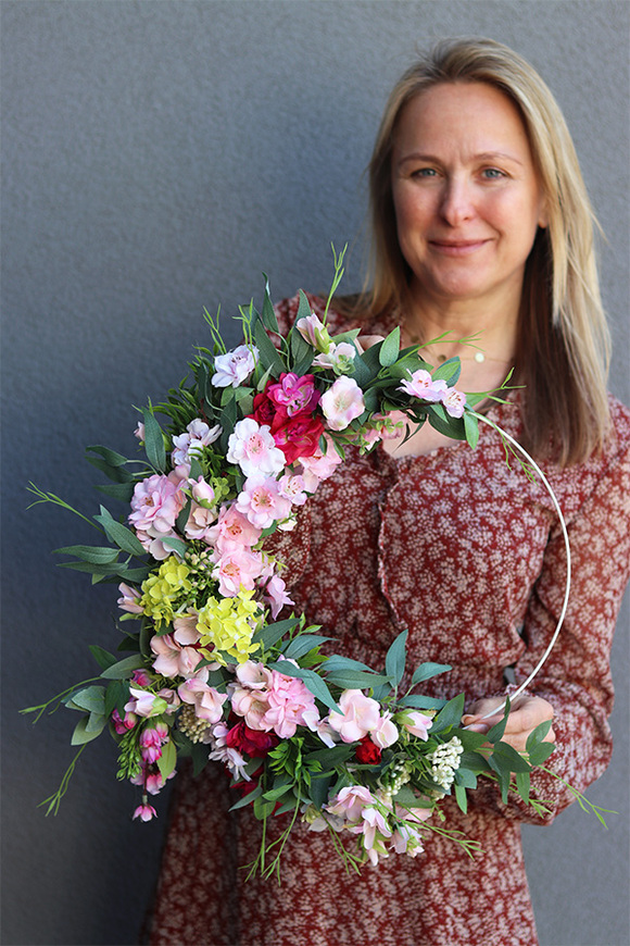 Helise 2 Subtelle, barwny wianek na drzwi na obręczy