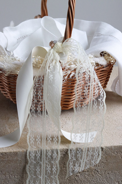 Pasterski, dekorowany koszyczek wielkanocny