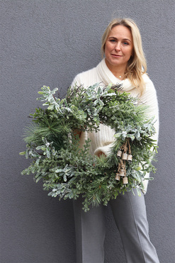 OD RĘKI Winter House, zimowy wianek iglasty, śr.56cm