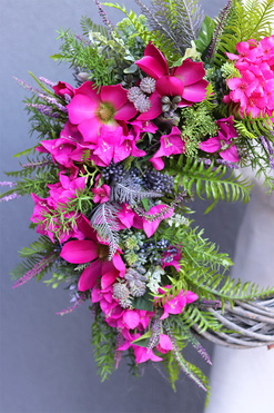 Magenta Love, asymetryczny wianek na drzwi, rozp.57cm 