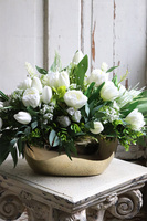 Tulippo, kompozycja wiosenna w złotym naczyniu, wym.34x60cm 