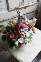 kompozycja stroik wielkanocny, Zajączek z Parasolem 2, wym.24x30cm 