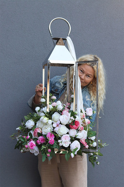 Angelo Garden Delicja, lampion nagrobny z kwiatami, wys.77cm