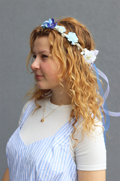 Sensitive Blue, wianek na głowę