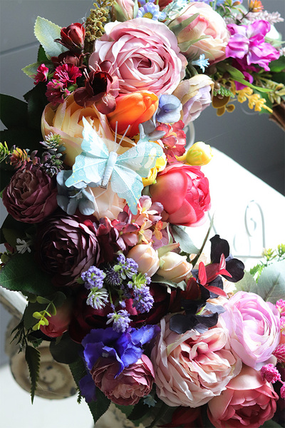 Funny Flowers, wiosenny wianek z motylem