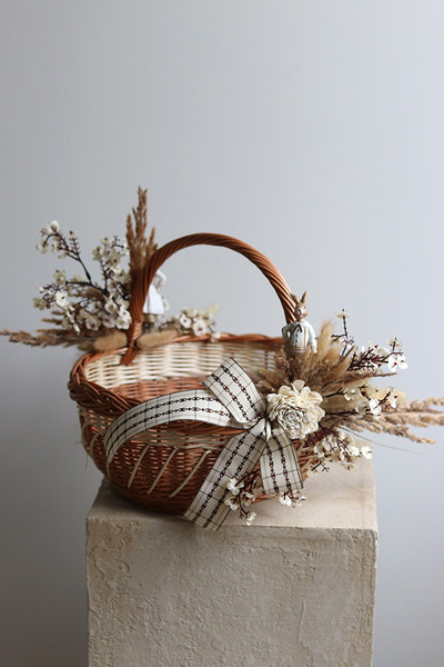 Zajęczy, dwustronnie dekorowany koszyczek wielkanocny