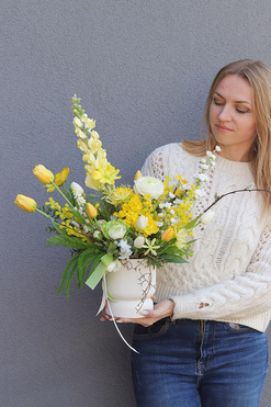 OD RĘKI Amira Eclipse, dekoracja kwiatowa na stół wielkanocny, wys.56cm 
