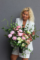 Pink Rose, bukiet nagrobny z róż we wkładzie