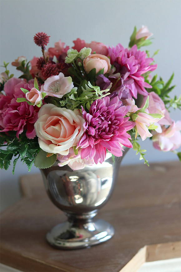 Aganda Silver, kompozycja kwiatowa w pucharze