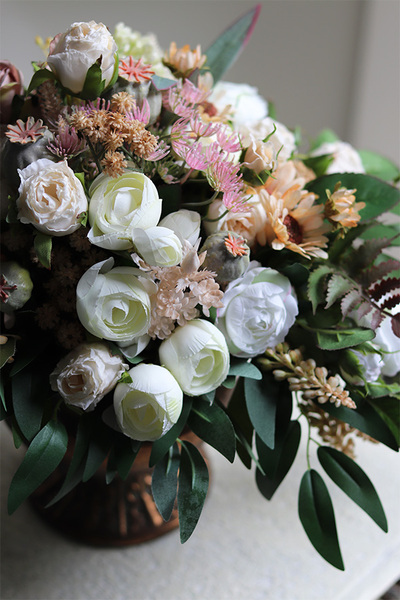 Piortcovia, kompozycja kwiatowa w pucharze