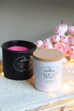 Delicate Peony, sojowo-kokosowa świeca zapachowa w szkle, czarna, 170g