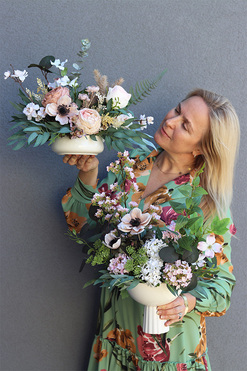 Beigea Leori, wiosenna kompozycja w pucharze, wym54x46cm