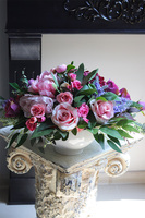 Pink Ladies, kompozycja kwiatowa w misie