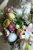 Easter Bunny Flowers, wielkanocna kompozycja z zającem, wym.30x27x28cm