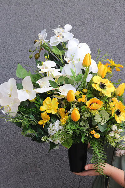 Yellon, biało-żółty bukiet nagrobny we wkładzie