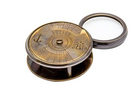 mosiężna Lupa z Kalendarzem, śr.5cm