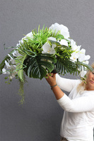 Czysta Biel Cesarska, elegancka kompozycja nagrobna w naczyniu