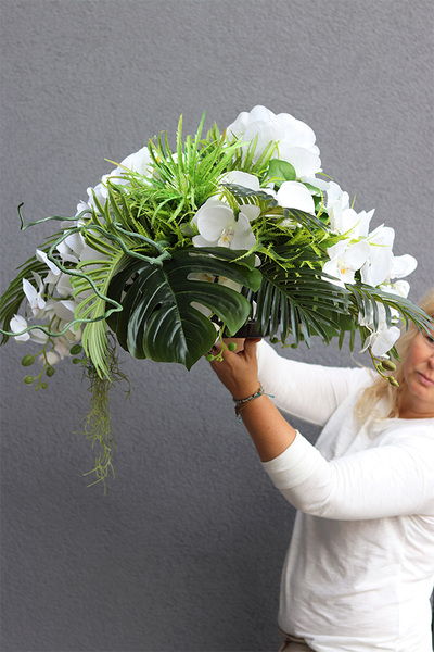 Czysta Biel Cesarska, elegancka kompozycja nagrobna w naczyniu