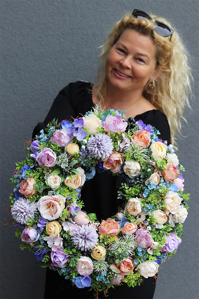 Spring Power, wianek kwiatowy na drzwi