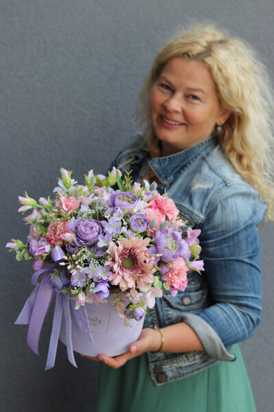 Fioletova, liliowy flowerbox kwiatowy