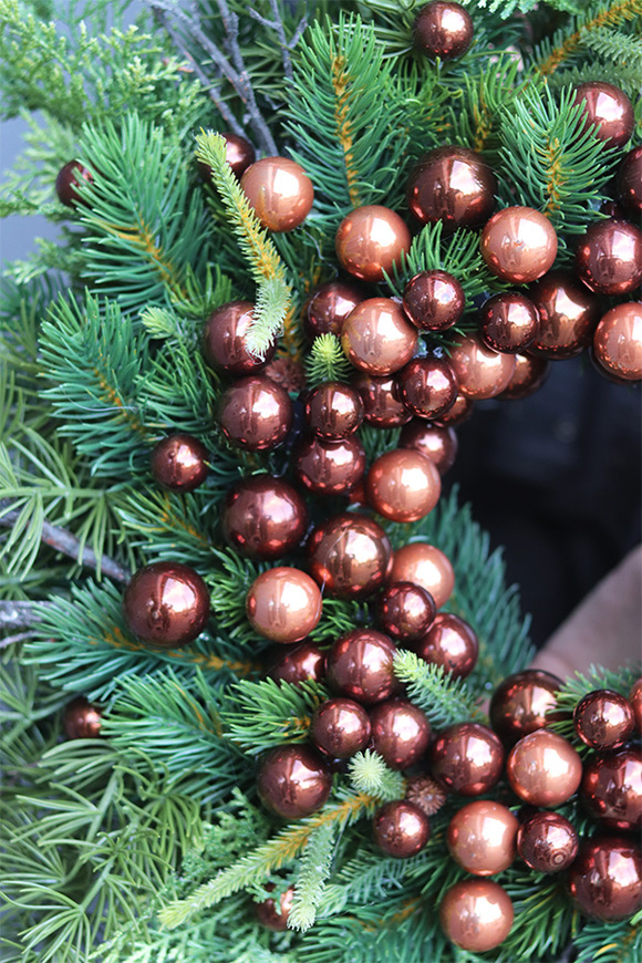 Zimowe Brązy, elegancki świąteczny wianek, śr.56cm