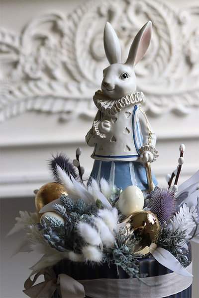 Paris, wielkanocny stroik z zającem