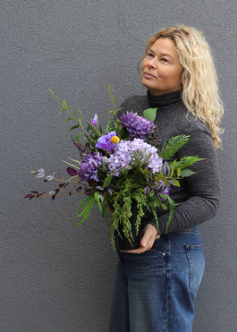 Fioletowa Mgiełka, bukiet nagrobny we wkładzie, dł.70cm