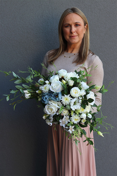 Blue Oceania, kompozycja kwiatowa w naczyniu