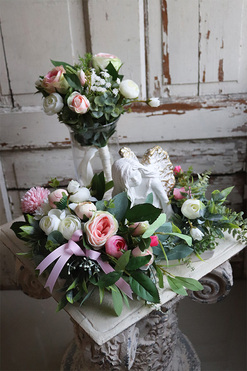 Anielska Dobroć, dekoracja nagrobna z aniołem, wym.17x34x28cm