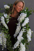 White Wisterina, stylowa girlanda ze sztucznych kwiatów