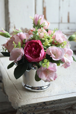 Crown Mini, kompozycja kwiatowa w srebrnej koronie, wym.18x18cm 