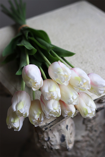 White Spring Pink, bukiet tulipanów satynowych