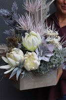 Berenika Grey&White, kompozycja nagrobna w naczyniu