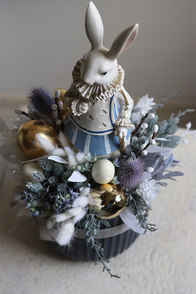 Paris, wielkanocny stroik z zającem