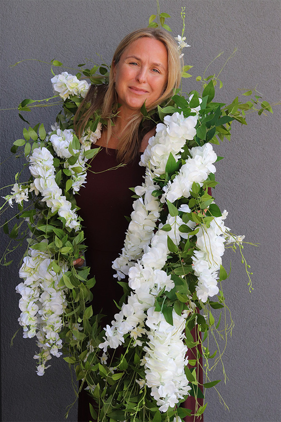White Wisterina, stylowa girlanda ze sztucznych kwiatów