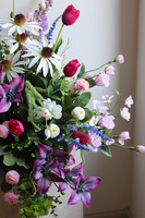 Momeni Pink, dekoracja nagrobna w misie