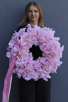 Pricilla, różowy wianek na drzwi