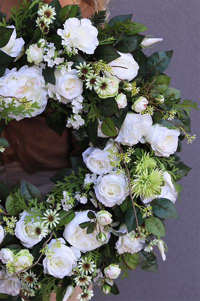 Monolina, wieniec nagrobny