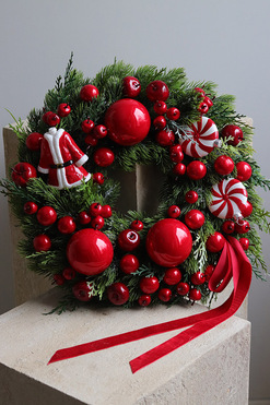 OD RĘKI Witaj Mikołaju, czerwony świąteczny wianek, śr.36cm