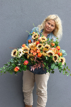 Sunflower Garden 2, kompozycja nagrobna w naczyniu, wym.47x60cm  