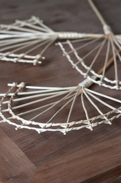 Sunday D, słomiana dekoracja, dł.70cm