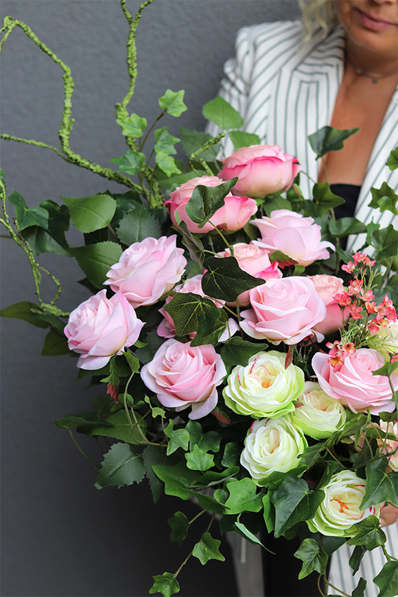 Pink Rose, bukiet nagrobny z róż we wkładzie	