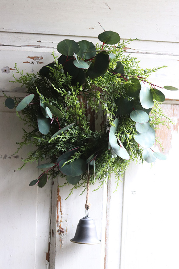 Green Decora, świąteczny wianek z dzwonkiem