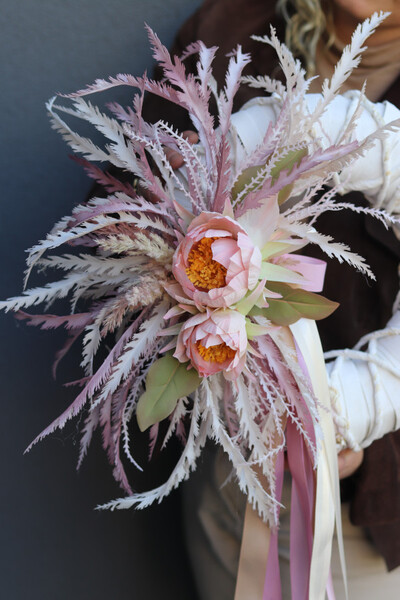 Benolli, asymetryczny wianek dekoracyjny