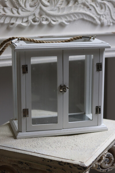 Marine White, drewniany lampion z drzwiczkami