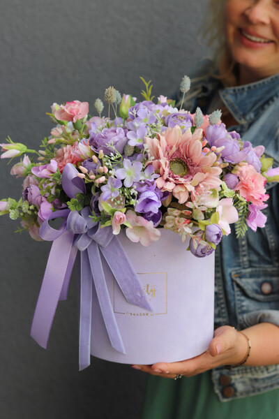 Fioletova, liliowy flowerbox kwiatowy