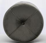 Endire Gold, welurowa pufa z ozdobną podstawą, szara, wym.37x37cm 