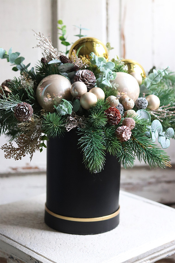 Christmas Coming, flowerbox świąteczny ze złotymi bombkami, wym.39x45cm 